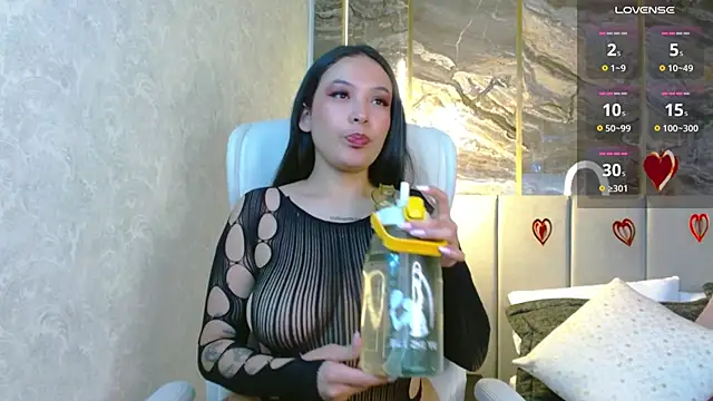 Victoria Collinns online show from February 2025 12:05:02 PM