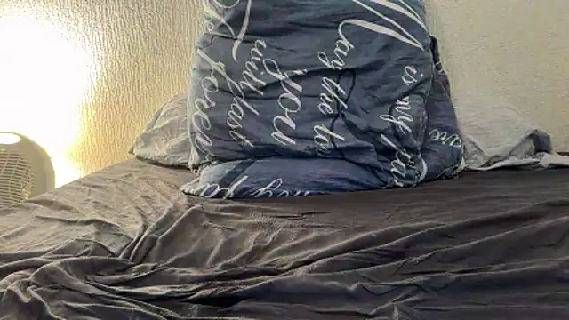 Snapshot of mangemoilabite1 chatting on April 2026 04:37:02 PM mangemoilabite1 online show from April 2026 04:37:02 PM