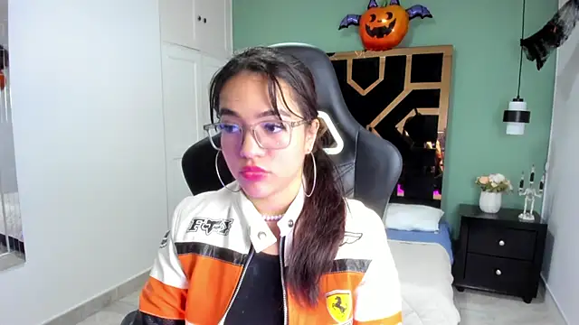 Billie Jhonson  online show from October 2025 06:54:01 PM