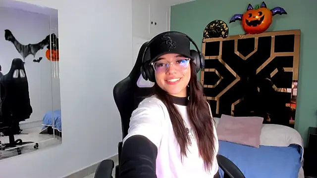 Billie Jhonson  online show from October 2025 07:16:01 PM