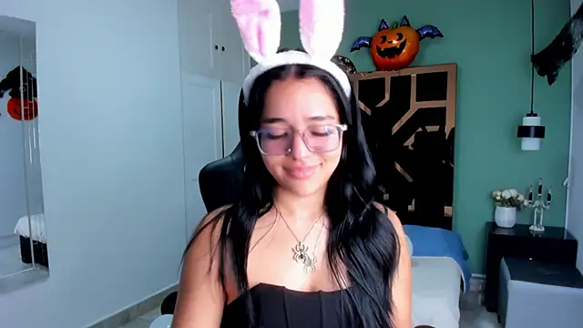 Billie Jhonson  online show from November 2025 06:52:02 PM