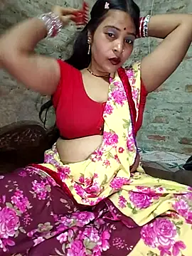 Snapshot of Simrandeshipp chatting on April 2026 04:33:02 PM Simrandeshipp online show from April 2026 04:33:02 PM