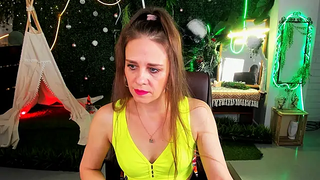 EmiliaBedy online show from March 2026 09:15:01 AM