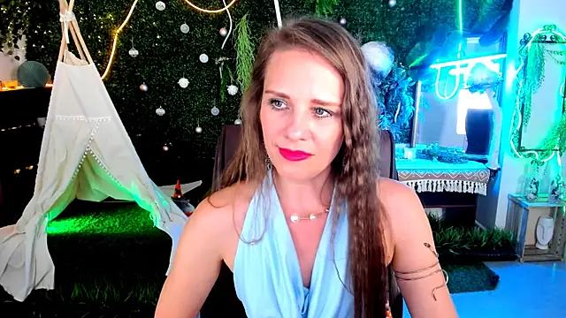 Snapshot of EmiliaBedy chatting on July 2026 10:39:01 AM EmiliaBedy online show from July 2026 10:39:01 AM