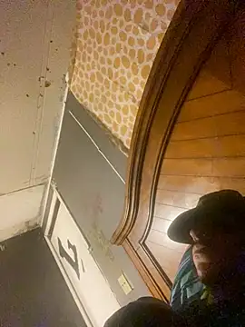 Snapshot of TwoTone1211 chatting on February 2025 01:46:02 PM TwoTone1211 online show from February 2025 01:46:02 PM