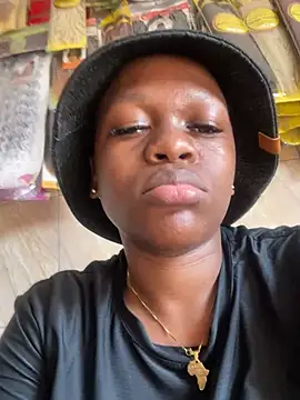 Snapshot of Boneca25 chatting on February 2025 02:04:02 PM Boneca25 online show from February 2025 02:04:02 PM