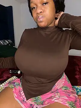 Snapshot of Boneca25 chatting on October 2025 11:44:01 AM Boneca25 online show from October 2025 11:44:01 AM