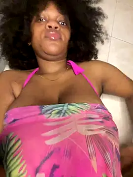 Snapshot of Boneca25 chatting on November 2025 04:26:02 AM Boneca25 online show from November 2025 04:26:02 AM