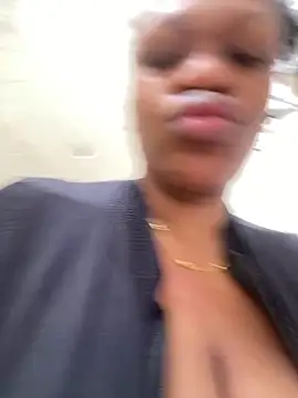 Snapshot of Boneca25 chatting on November 2025 09:20:02 AM Boneca25 online show from November 2025 09:20:02 AM