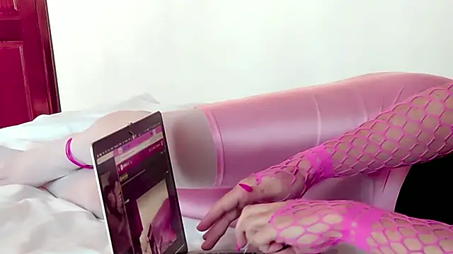 Snapshot of Cucked_Sissy_Bitch chatting on October 2025 01:49:02 AM Cucked Sissy Bitch online show from October 2025 01:49:02 AM