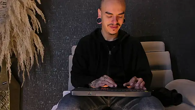 kaletattoo online show from February 2026 11:15:01 AM