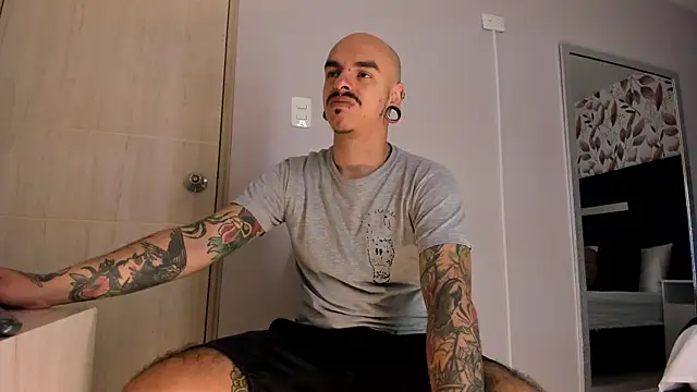 Snapshot of kaletattoo chatting on July 2026 11:45:01 AM kaletattoo online show from July 2026 11:45:01 AM