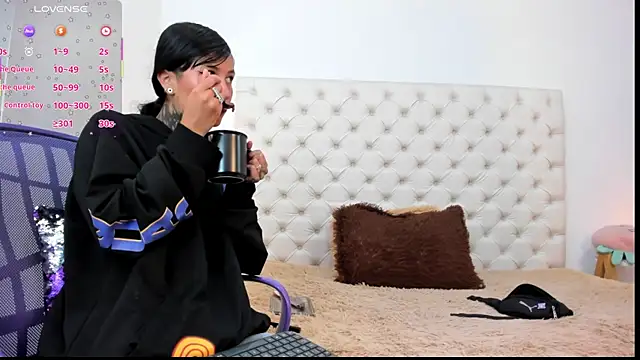 esmeralda06 online show from April 2026 02:20:01 PM