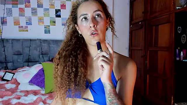 Snapshot of Isangel_ chatting on April 2026 04:29:01 AM Isangel online show from April 2026 04:29:01 AM