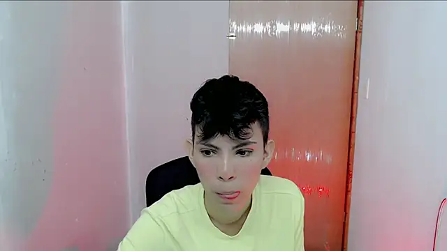 Snapshot of Alexxx_lov chatting on January 2025 01:03:02 PM Alexxx lov online show from January 2025 01:03:02 PM