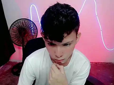 Alexxx lov online show from December 2025 01:07:01 PM