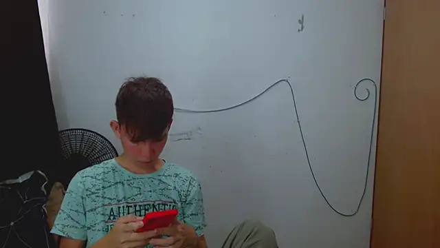 Snapshot of Alexxx_lov chatting on March 2026 12:33:01 PM Alexxx lov online show from March 2026 12:33:01 PM