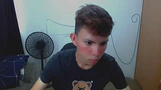 Snapshot of Alexxx_lov chatting on April 2026 12:38:01 PM Alexxx lov online show from April 2026 12:38:01 PM