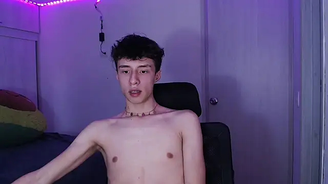 Snapshot of Juanmres chatting on April 2026 09:02:01 PM Juanmres online show from April 2026 09:02:01 PM