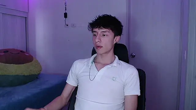 Snapshot of Juanmres chatting on April 2026 09:21:02 PM Juanmres online show from April 2026 09:21:02 PM