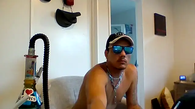 Snapshot of TAIZWRLD chatting on January 2026 05:38:02 PM TAIZWRLD online show from January 2026 05:38:02 PM
