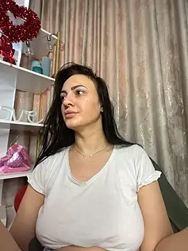 Snapshot of RaisaSalvi chatting on February 2026 08:43:01 AM RaisaSalvi online show from February 2026 08:43:01 AM