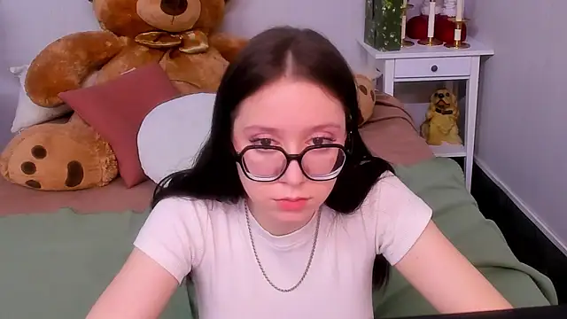 Snapshot of Alikka_Shykitty chatting on February 2025 05:41:01 AM Alikka Shykitty online show from February 2025 05:41:01 AM