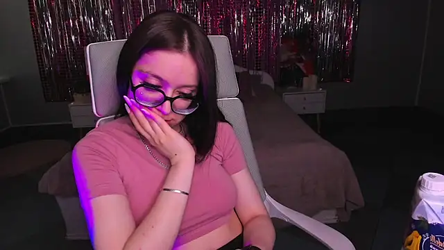 Snapshot of Alikka_Shykitty chatting on March 2025 05:33:02 AM Alikka Shykitty online show from March 2025 05:33:02 AM