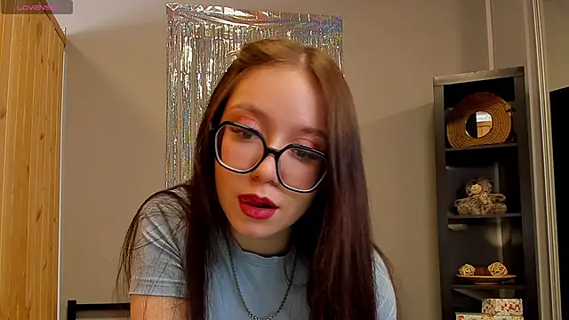 Snapshot of Alikka_Shykitty chatting on March 2025 06:49:02 AM Alikka Shykitty online show from March 2025 06:49:02 AM