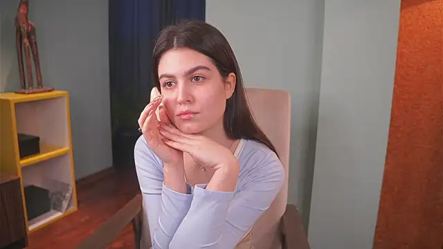 Snapshot of KennaVorn chatting on January 2025 03:57:02 AM KennaVorn online show from January 2025 03:57:02 AM