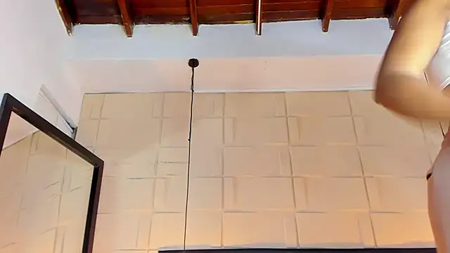 Snapshot of SamanthaMilann chatting on February 2025 09:43:02 AM SamanthaMilann online show from February 2025 09:43:02 AM