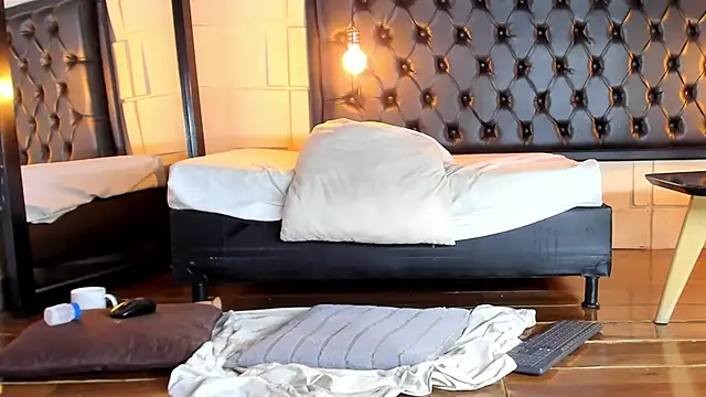 Snapshot of SamanthaMilann chatting on February 2025 09:47:01 PM SamanthaMilann online show from February 2025 09:47:01 PM