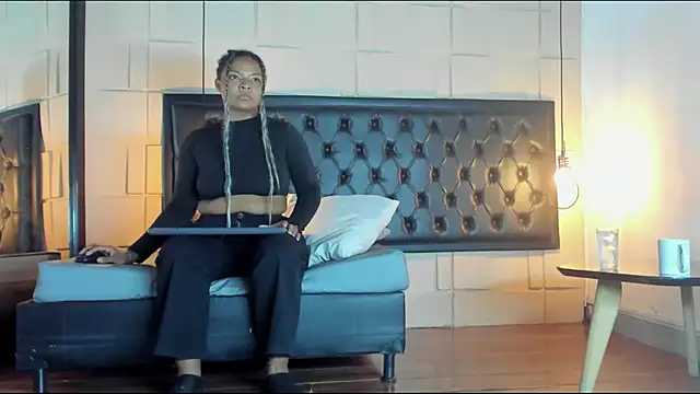 Snapshot of SamanthaMilann chatting on February 2025 08:50:01 PM SamanthaMilann online show from February 2025 08:50:01 PM