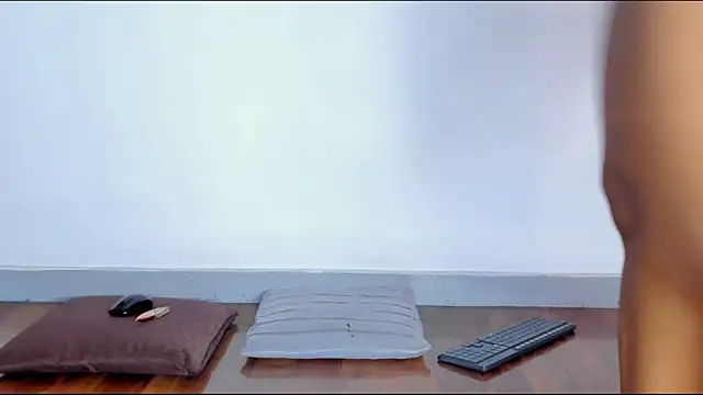 Snapshot of SamanthaMilann chatting on March 2025 11:38:02 PM SamanthaMilann online show from March 2025 11:38:02 PM