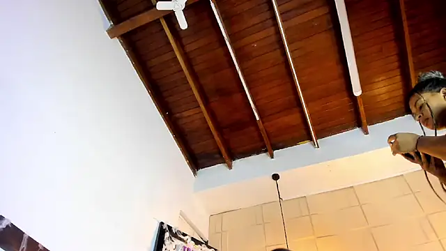 Snapshot of SamanthaMilann chatting on October 2025 10:11:02 AM SamanthaMilann online show from October 2025 10:11:02 AM