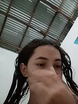 Snapshot of -Nicol chatting on November 2025 10:04:02 AM -Nicol online show from November 2025 10:04:02 AM