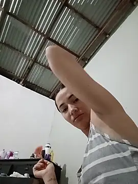 Snapshot of -Nicol chatting on November 2025 10:01:02 AM -Nicol online show from November 2025 10:01:02 AM