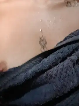 Snapshot of -Nicol chatting on November 2025 09:59:02 AM -Nicol online show from November 2025 09:59:02 AM