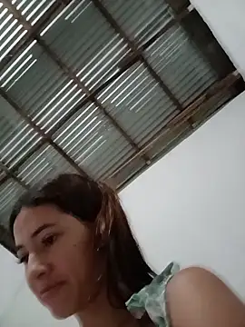 Snapshot of -Nicol chatting on November 2025 10:04:02 AM -Nicol online show from November 2025 10:04:02 AM