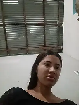 Snapshot of -Nicol chatting on December 2025 10:09:01 AM -Nicol online show from December 2025 10:09:01 AM