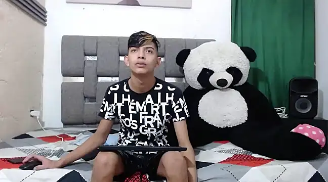 Snapshot of KING_STYLE2 chatting on February 2025 11:15:02 PM KING STYLE2 online show from February 2025 11:15:02 PM