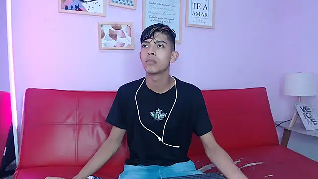 Snapshot of KING_STYLE2 chatting on February 2025 11:14:02 PM KING STYLE2 online show from February 2025 11:14:02 PM