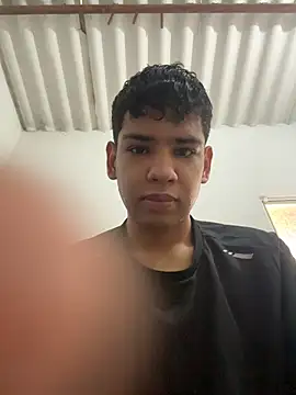 Snapshot of Santiago-Thompson chatting on December 2025 06:34:02 PM Santiago-Thompson online show from December 2025 06:34:02 PM