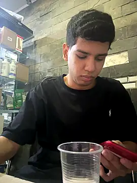 Snapshot of Santiago-Thompson chatting on December 2025 09:33:01 PM Santiago-Thompson online show from December 2025 09:33:01 PM