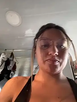 Iam Cassi online show from December 2025 08:38:02 PM