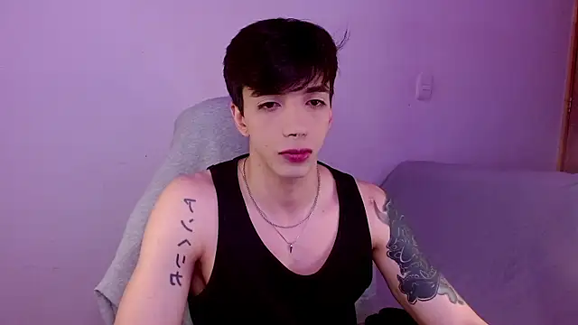 Snapshot of H3ll_B0I chatting on July 2026 06:20:02 AM H3ll B0I online show from July 2026 06:20:02 AM