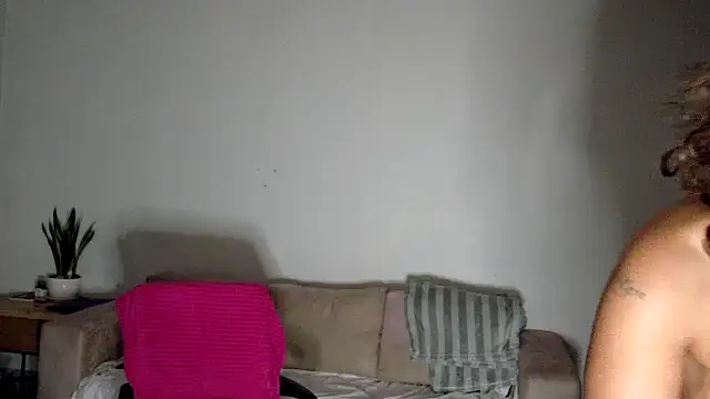 FreckleFaceBeauty online show from November 2025 10:46:02 AM