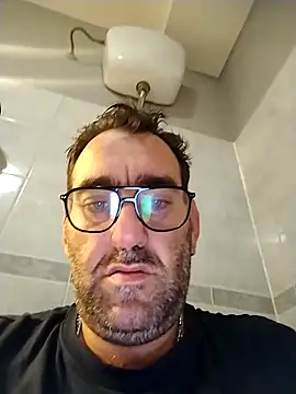 Snapshot of Hardasanut chatting on October 2025 09:02:01 PM Hardasanut online show from October 2025 09:02:01 PM