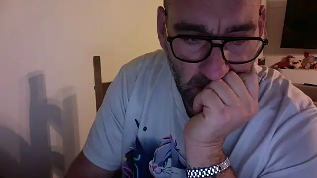 Snapshot of Hardasanut chatting on November 2025 04:20:01 PM Hardasanut online show from November 2025 04:20:01 PM