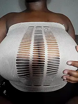 Snapshot of owamiee chatting on February 2025 12:40:02 AM owamiee online show from February 2025 12:40:02 AM